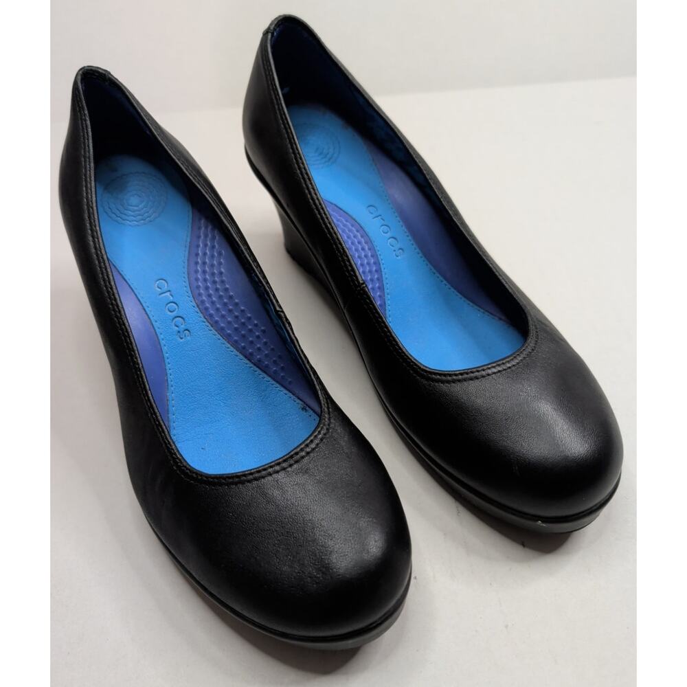 Crocs A-Leigh Women's Size 8 Closed Toe Wedge Heel Slip-On Shoes Black Cushioned